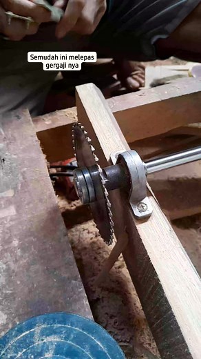 Melepas gergaji mini tablesaw rakitan #reel #reels #reelsfb #fbpro #tablesaw #kerajinan #sangkar #kmdsangkar #diy #jangkauanluas | Yudi Kmd Sangkar