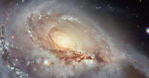 Hubble's Latest Portrait of a 'Peculiar' Galaxy Looks Almost 3D