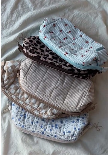 Stylish and Organized Makeup Bag for Every Traveler