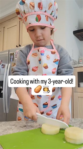 Ana | My little chef is ready! 🥔👩‍🍳 With her cute apron, chef hat, and her very own kids’ knife set, cooking has never been this fun—or this... | Instagram