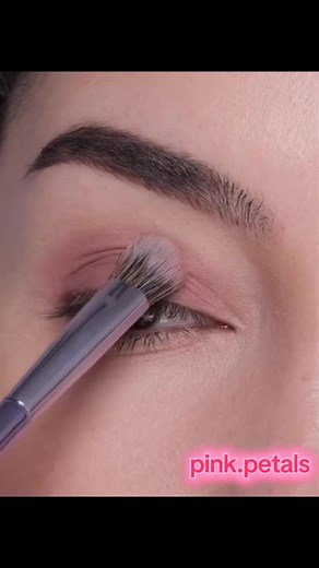 #eyeshadowtutorial #eyehack #eyes #fyp #goviral