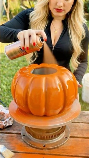 Garden decoration with cement: simple and amazing 🎃🌿 #shorts