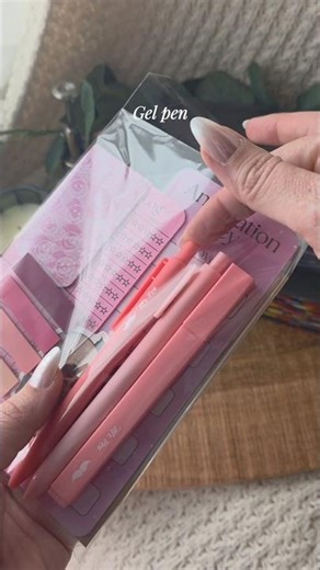 I love annotating my books so much so I decided to make beginner annotation kits 💖 #annotatedbooks