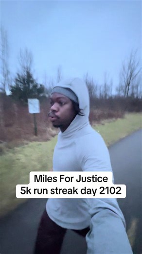 No matter the weather. No matter how I feel. No matter the circumstances. Getting my 5k run is a non negotiable #runner #runstreak #running #starttoday