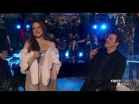Liz Gillies & Seth MacFarlane - "White Christmas" The Wonderful World Of Disney: Holiday Spectacular