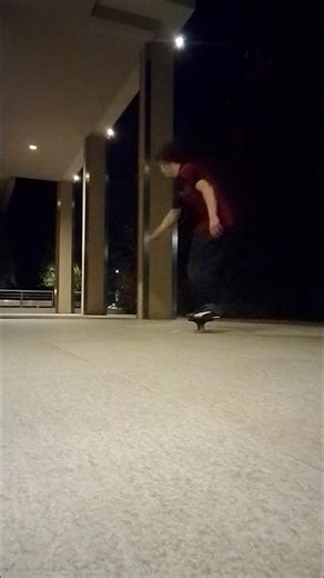 Vado veloce con il mio nuovo waveboard