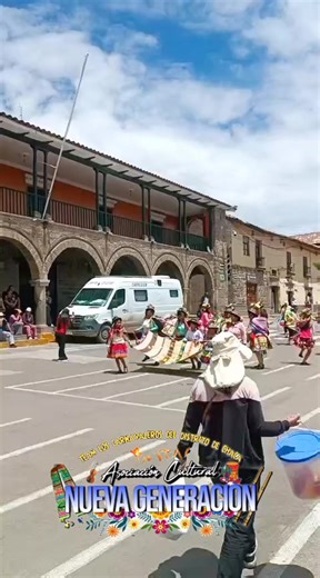 🎭 PASACALLE DE LA COMPARSA NUEVA GENERACIÓN CHACA 🎭 Vive el color, el ritmo y la pasión de una de las comparsas más vibrantes de Ayacucho! Aquí les presento el espectacular pasacalle de Nueva Generación Chaca, donde cada paso, cada traje y cada nota reflejan la riqueza cultural de nuestra tierra chaca Con coreografías llenas de energía, diseños tradicionales que brillan con luz propia y el inigualable sonido de la música andina, esta comparsa demuestra por qué es una de las favoritas del públi