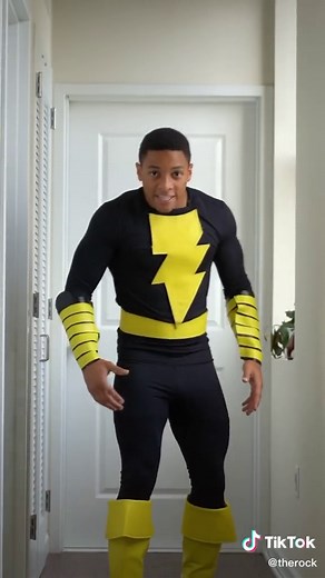 Suiting up for #DCFanDome is easy when everything goes with BLACK ⚡️💪🏽Only on 8/22 #ForTheFans #BlackAdam #DCSuitUp @dc