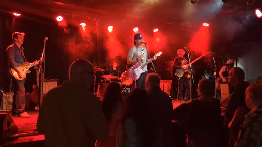 2.7K views · 79 reactions | For those of you that didn't stay for the James Vickers Band last set, you missed a jaw dropping, face melting, mind blowing, cover of Jimi Hendrix - Machine Gun❤️ | Noel Vickers | Facebook