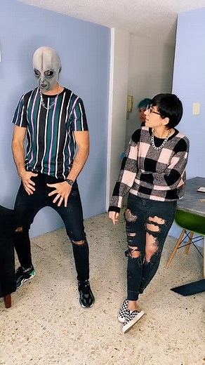 Creo que me confundieron con un alíen real 🥺😂😂 @aliizquierdo_ @paulinagmelo