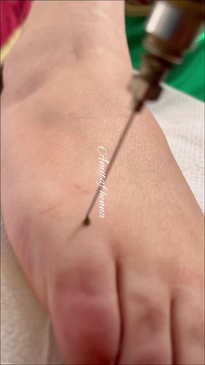 Henna Foot Design: Intricate Geometric Patterns