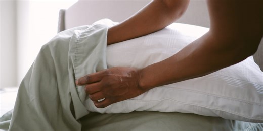 Experts Reveal the Best Way to Wash Your Pillow