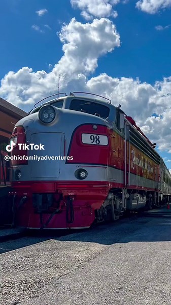 Branson Scenic Railway 🚂 and Lunch 🥗 at Branson Landing. Great way to burn a few hours on a ☀️day!! Branson Railway is a collection of vintage restored passenger cars 🚋 and locomotives 🚂 that take a scenic route through the Ozarks ⛰️ Missouri & Arkansas! #bransonscenicrailway #bransonlanding #bransonscenicrailroad #bransonmo #bransonmissouri #beansonfountains #oFa #ohiofamilyadventures #explore #exploremissouri #missouri #missouriadventure #missouriphotography #family #familyvacation
