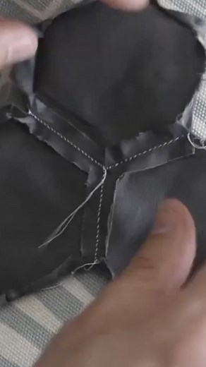 26K views · 135 reactions | How To Remove Paper in English Paper Piecing #howtosew #sewing #learningtosew #learntosew #sewing #fabricplay #fabric #learning #quilting #learningtoquilt #learntoquilt #howtoquilt #sewingmachine #machinesewing #handsewing | Mx Domestic | Facebook