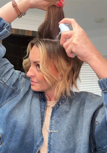 Feeling flat? Bring your roots and your curls to life! Instant lift, and light texture with this volumizing texture powder! 🩷 #texturepowder