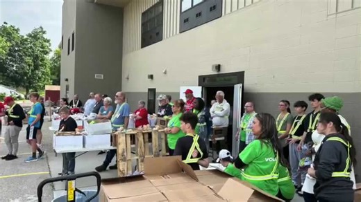 Unexpected closure of Ruby's Pantry in West Bend leaves families and volunteers searching for answers