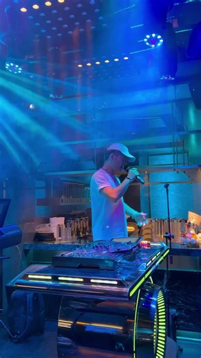 Sparkora 部门团建首选地，轻松解压超给力； 鲜肉烤得焦香多汁，每一口都是满足； 氛围到位不冷场，烤肉店摇身一变轰趴馆 贴心服务周到到位，提前锁定好位置！ 一次火考拉，一场完美团建局 #haidilao #Sunway美食 #sutera #gathering #foodie