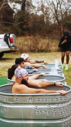 Bricks Run Club on Instagram: "What an absolute VIBE to close out the year! 🧊🏃💨 Massive thank you to everyone who showed up for our Run & Release with @paradisebrotherss! Watching y’all lean into the discomfort and support each other through every icy second was the perfect reminder of why this community is so special. 🥹🫶 We’re so grateful to have shared this experience with two incredible communities. Whether you ran, plunged, or just came for the vibes, thank you for showing up exactly as