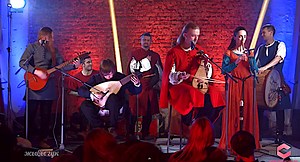 With Medieval Instruments, Band Performs Classic Songs by The Beatles, Red Hot Chili Peppers, Metallica & Deep Purple