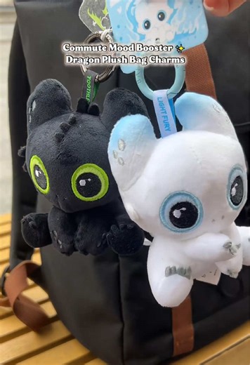 This Toothless & Light Fury plush set is my new work/school stress reliever! Soft, fluffy, and great as bag charms or desk decor—ideal for teen self-care and cheap impulse buys. #howtotrainyourdragon #toothless #springshine #squishies#bagcharm