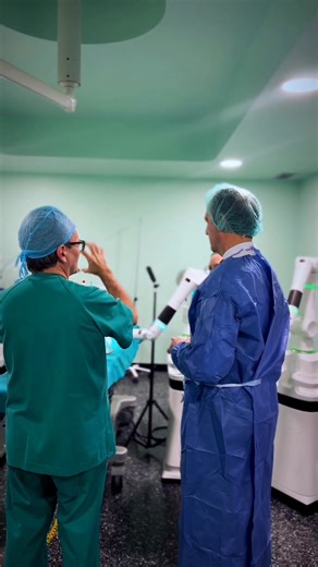 🤖 El robot Versius ya está en funcionamiento en el Obispo Polanco de Teruel. 👇 La robótica representa un incremento en la calidad asistencial y abre la puerta a la innovación de nuevas técnicas que hasta ahora parecían inalcanzables. | Gobierno de Aragón