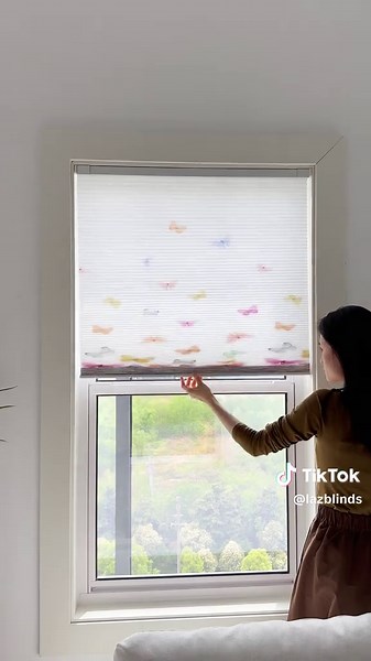 🐝 No-Drill Printed Honeycomb Shades - A perfect blend of function and style! ✨ No-drill quick installation makes it perfect for renters and homeowners, leaving no marks and causing no damage to walls. Instantly modernize your space! Click the link in bio🔗 to learn more. #homedecor #interiordesign #homestyling #honeycombshades #nodrill#NoDrillBlinds #HomeUpgrade #energyefficient #homediy #windowtreatments #amazonhomefinds #apartmentdiy #bedroomdesign#blinds