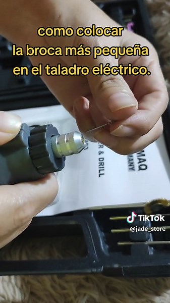 cómo poner la broca al mini taladro electrico parte 1 para armellas desde 0.8 mm #taladroelectrico #minitaladroelectrico #brocapararesina #manualidades #mundodelaresina #jadestore #arteenresina #resinart #materialespararesina #insumospararesina #insumospararesinaepoxica #resinaperu ##resinaepoxicaperu