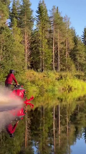 863K views · 10K reactions | @snowestmagazine GLASS ✨✨Via @albinjohansso_n•Can you see that mirror and rainbow? Pretty Awsome Maybe time for some vacation and summer fun‍♂️  @andreas_bergmark@lynx_snowmobiles @latitude_65 #latitude65 @irr_skelleftea #turbo #lynxsnowmobiles #lynx2023 #shredder #WeAreLynx #lynxdna #togheterweride #nordicsnowjunkies #wheelie #winter #snowmobile #nature #fun #summer #airmiles #esonmaskin #lynxThing #snowest | Snowmobile Fails | Facebook