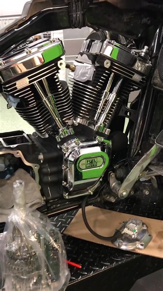 55K views · 1.3K reactions | FM 124” Outlaw crate motor, Baker Grudgebox trans, & full driveline upgrades for Adam’s Road Glide | Fuel Moto | Facebook