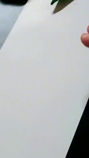 Writing in Arabic Script: Close-Up Marker Techniques