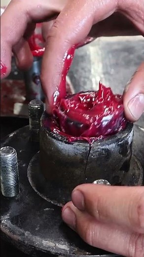 How To Repack Wheel Bearings | Trailer Axle Wheel Bearing Repack #shorts #wheelbearing #diy #trailer