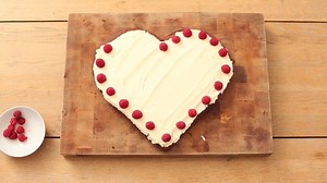 29K views · 49 reactions | Nothing says love like a heart shaped cake right? Did you know it was this easy? #SharetheLove | Russell Hobbs UK | Facebook