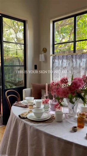 Here are 10 stylish breakfast nooks that are the perfect place to enjoy your morning coffee or sit down for a relaxed bite to eat: https://home-beautiful.visitlink.me/qH0iyx | Home Beautiful
