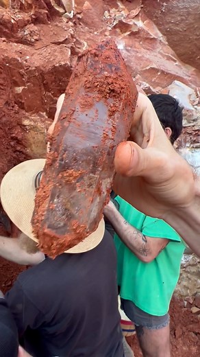 4.2K views · 226 reactions | ✨ Water-clear doubles and amazing inclusions at the Zigras Mine with @dan_hurd_prospecting ⛏️ Visit avantmining.com for information on booking private digs Music: "Marble Flooring" by Cushy via Epidemic Sound #crystals #quartz #crystal #quartzcrystal #mining #minerals #crystalhunting #crystalhealing #rockhound #crystalsofig #traveling #vacations #shorts | Avant Mining LLC | Facebook