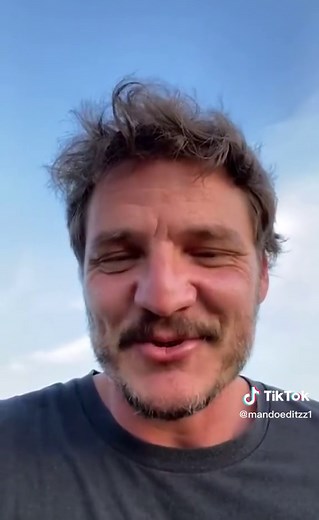 Pedro Pascal Speaking Spanish and Chilean | Bilingual King
