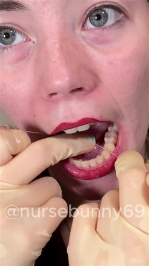 Flossing Tips with Diamond Grip Latex Exam Gloves