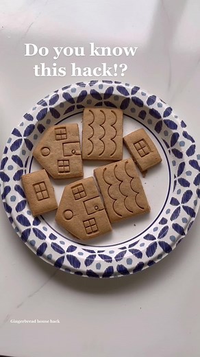 Easy Gingerbread House Assembly Hack