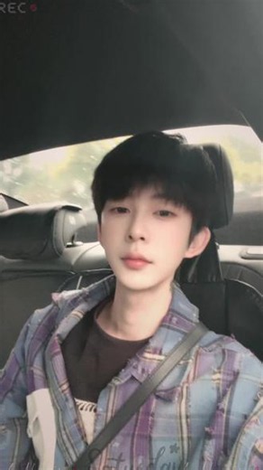 生生世世都要漂亮🤩#帅气男生头像霸气冷酷 #车内侧颜杀 #超绝少年感 #少年感十足的头像 #真人头像男