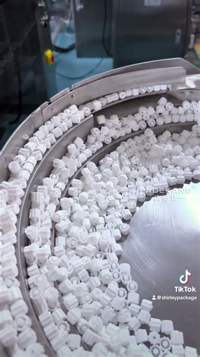 Small vertical packing machine for screws,candy,hardware and earplugs. #automaticpackingmachine