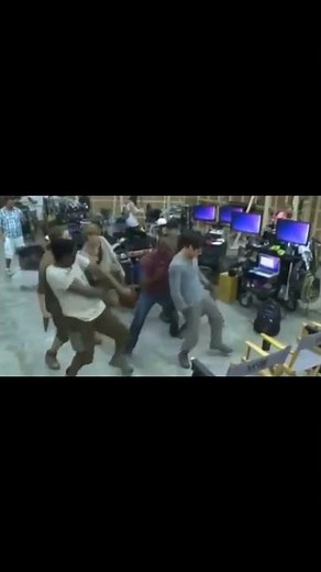 Maze runner cast dancing bts #dylanobrien #thomasbrodiesangster #mazerunner