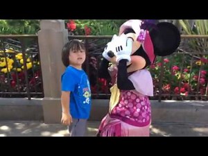 Disneyland California Adventure Minnie Mouse