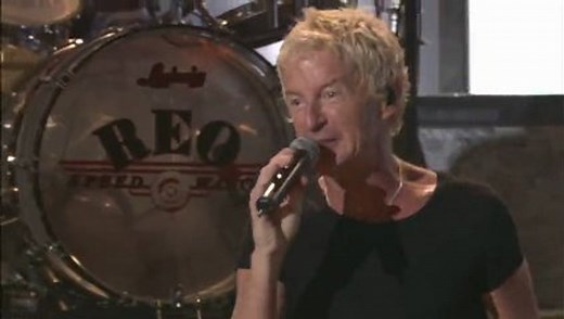 REO Speedwagon - Roll With The Changes (LIVE)