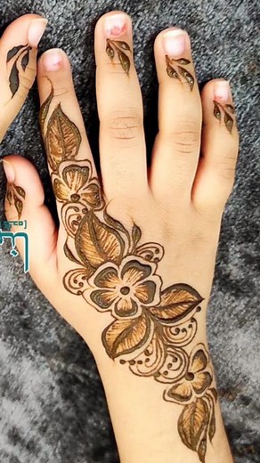 Simple mehndi design ideas on TikTok