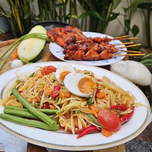 822K views · 19K reactions | Papaya salad na walang bagoong at di spicy. Request po ng mga ayaw sa fermented fish. | Mommy Will in Thailand | Facebook