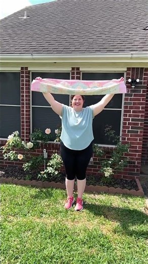 Quilt dropping time! Love a dramatic reveal 🥰🎉🙌🏻 #quiltingpatterns #beginnerquilting #sewing