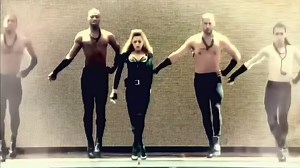 Girl Gone Wild （MDNA Tour）现场版 中英字幕（韩宇森字幕男制）