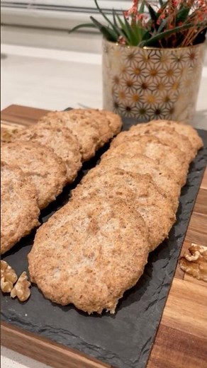 3-Ingredient Keto Cookies – Just Egg Whites, Walnuts & Erythritol! No Flour, No Guilt!