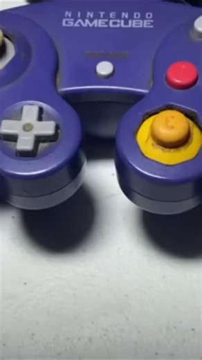 El GameCube nunca muere… solo pide otra partida 🎮🔥 #GameCube #NintendoRetro #RetroGaming GamerLife Shorts | Ya Tenemos Canas