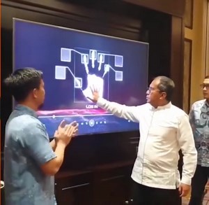 7.6M views · 97K reactions | 掠掠掠 La tecnología del futuro 掠掠掠 Algún día tendremos acceso a sistemas así | GTech Systems - Venta y Soporte Técnico Computadores | Facebook