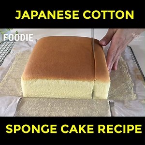 Here's how to make the fluffy Japanese Sponge Cake 🍰 Ingredients : 5 egg yolks 1 egg 60g melted butter 100ml milk 60g plain flour 20g corn flour 5 egg white 1/4 tsp salt 90g caster sugar Video Credit: Kathrine Kwa Baking Tutorial - 烘焙教学 | KL Foodie